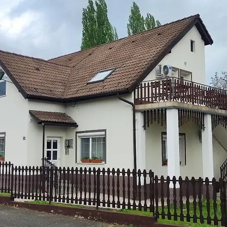 Gyoengyike Apartmanhaz Vonyarcvashegy Exterior photo