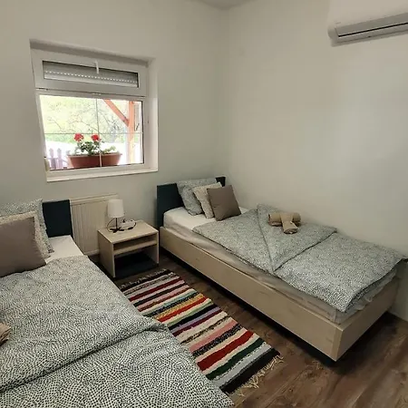 Gyoengyike Apartmanhaz Vonyarcvashegy Exterior photo