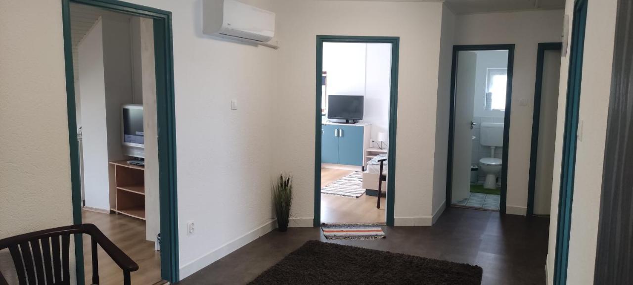 Gyoengyike Apartmanhaz * Vonyarcvashegy