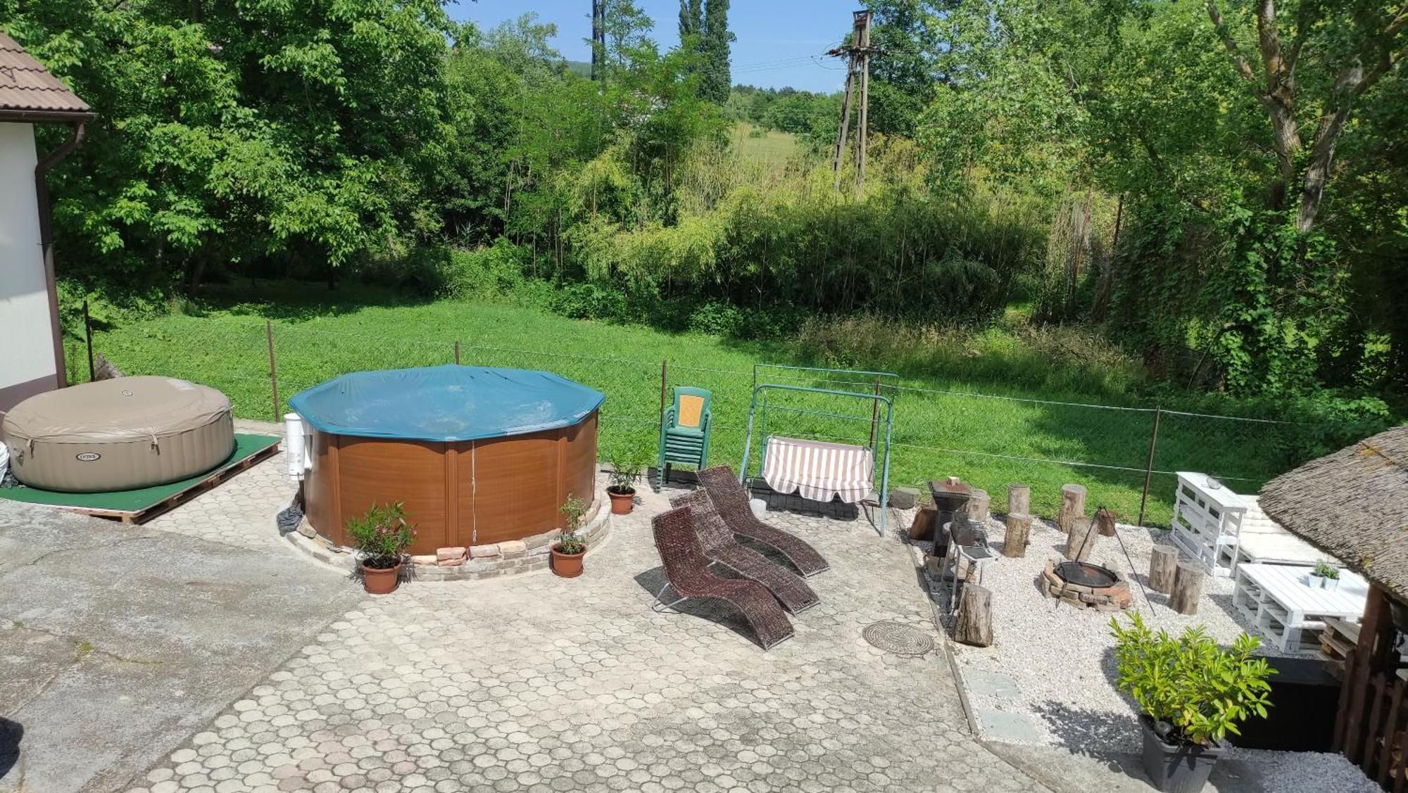 Gyoengyike Apartmanhaz Appartamento *